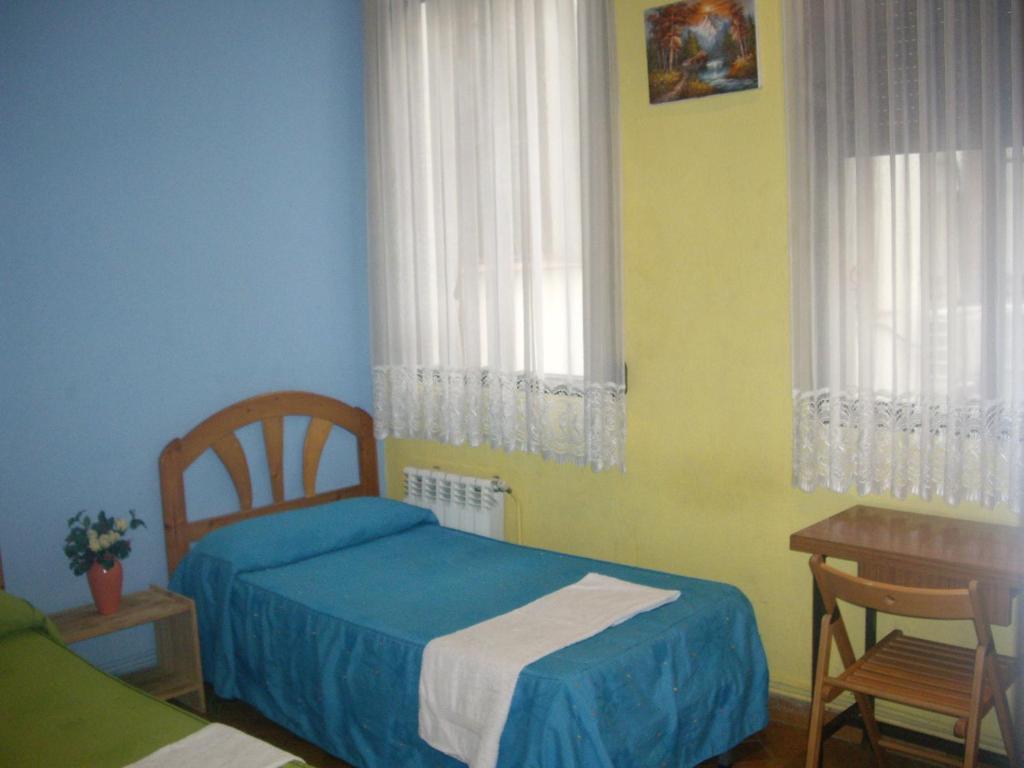 Hostal Pacios Madrid Ruang foto