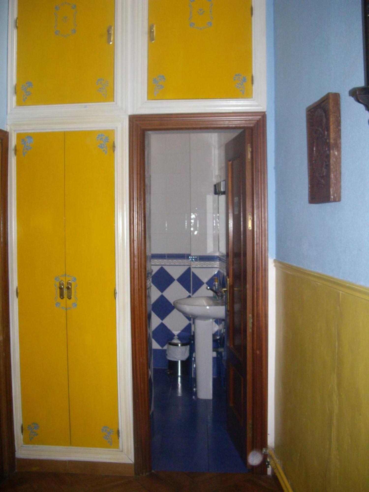 Hostal Pacios Madrid Bagian luar foto