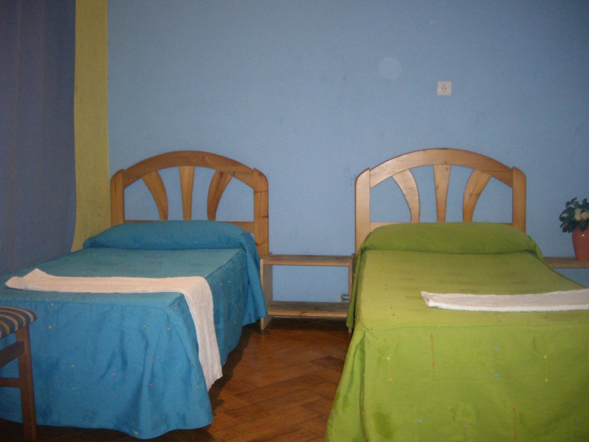 Hostal Pacios Madrid Bagian luar foto