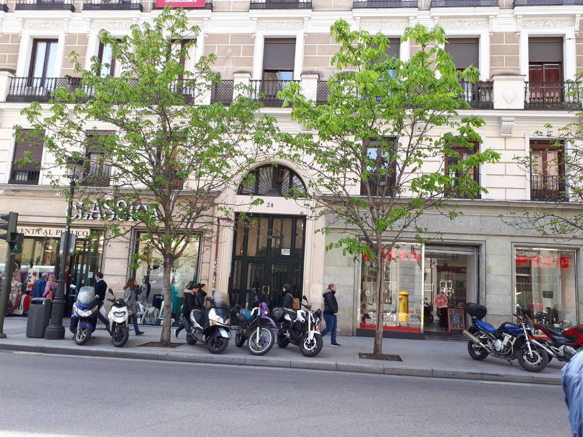 Hostal Pacios Madrid Bagian luar foto