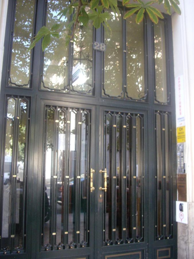 Hostal Pacios Madrid Bagian luar foto