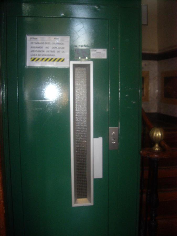 Hostal Pacios Madrid Bagian luar foto